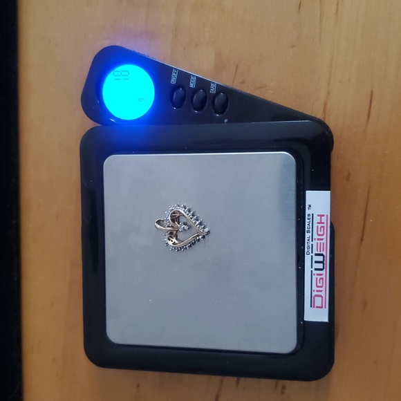 10k solid gold Heard pendant  1.8 grms - Picture 10 of 11